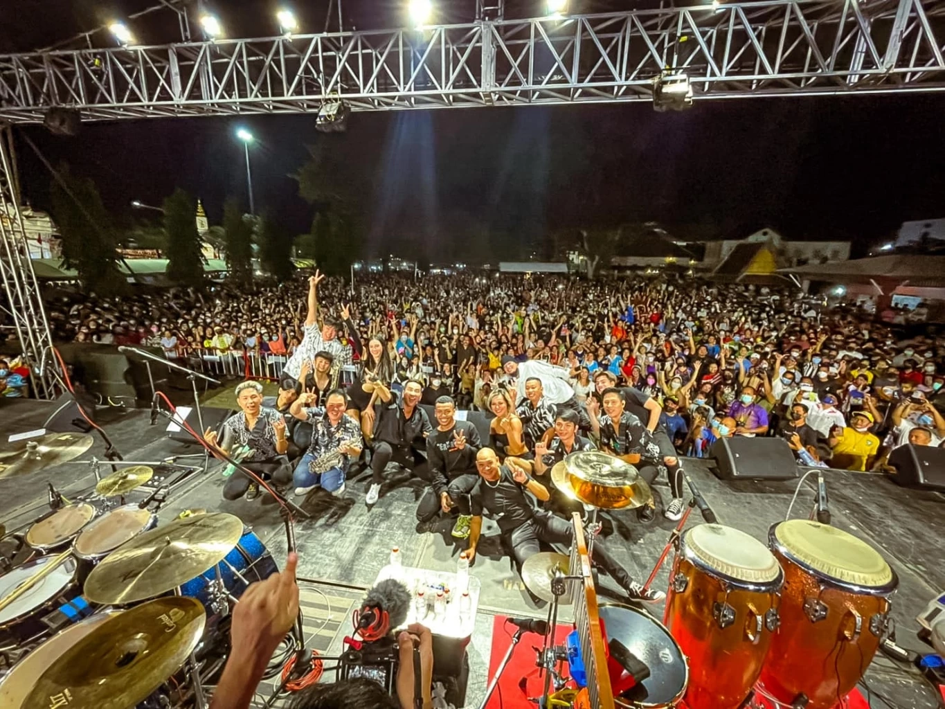 “บอล เชิญยิ้ม - โชค รถแห่” ขึ้นเวทีร้องเพลงครั้งแรกหลังเคลียร์ใจ จบดราม่า