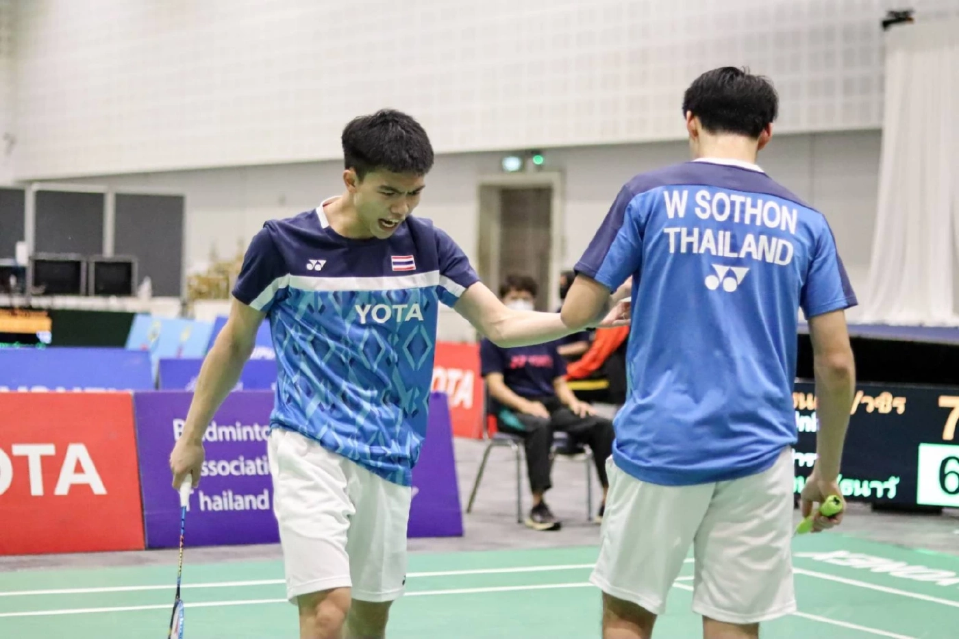 "โอ๊ต-พิงค์"  ฟอร์มเทพลิ่วรอบตัดเชือกขนไก่โตโยต้าประเทศไทย