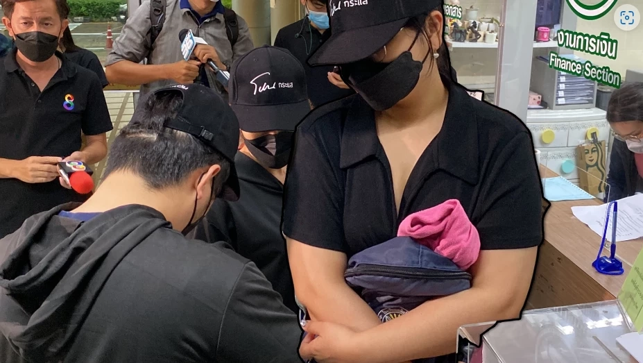 พ่อและแม่น้องจีฮุน ที่ นิติเวช รพ.ตำรวจ