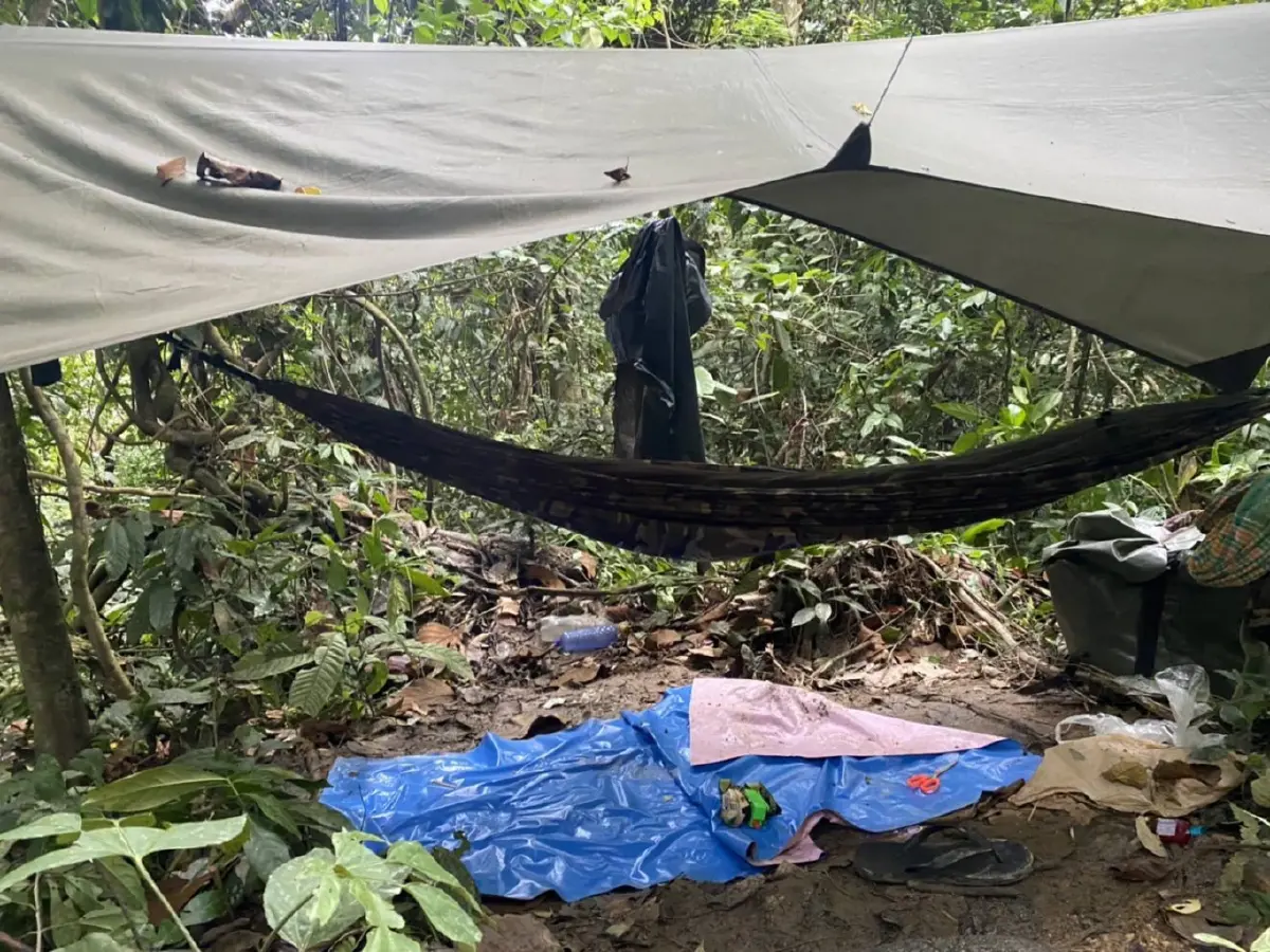 จนท. ปะทะเดือดโจรใต้บนเทือกเขานราธิวาส ทลายที่พักยึดปืนและไปป์บอมบ์