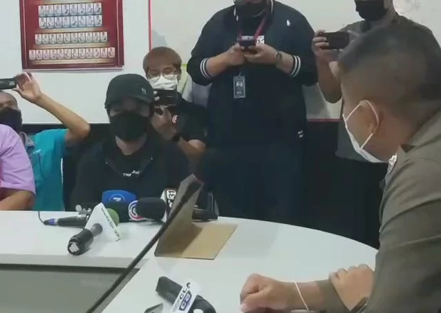 "ส.ต.ท.หญิง" มอบตัว ทารุณอดีตทหาร "บิ๊กโจ๊ก"รุดสอบ สั่งดำเนินคดีเฉียบขาด