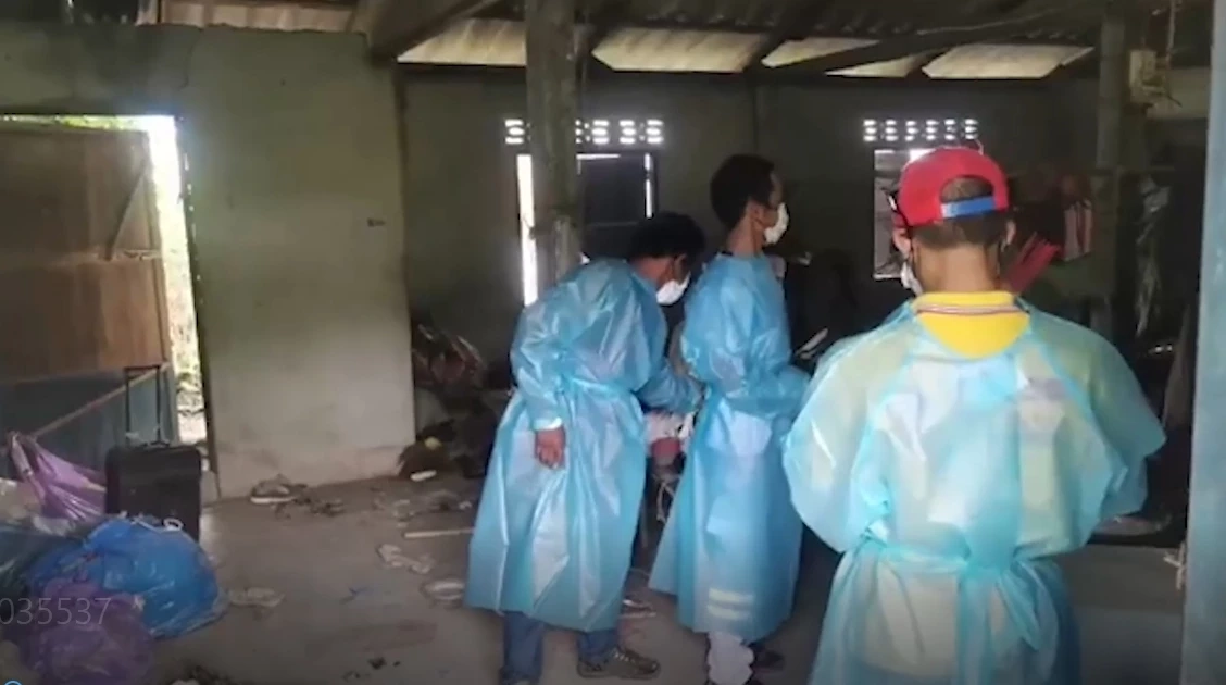 ลูกไม่ให้แม่วัย 82 กินข้าว 4 วัน หวังให้ตายฮุบสมบัติ สุดท้ายตายเองเน่าคาบ้าน