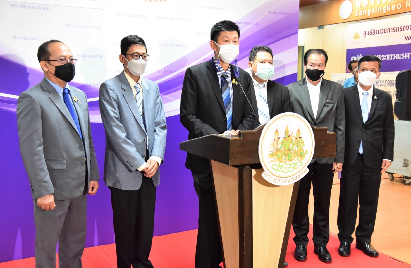 ข่าวดี ผู้ใช้แรงงาน เคาะแล้ว ค่าจ้างขั้นต่ำ ปี65 ขึ้นสูงสุด 354 บาท ต่ำสุด 328 บาท