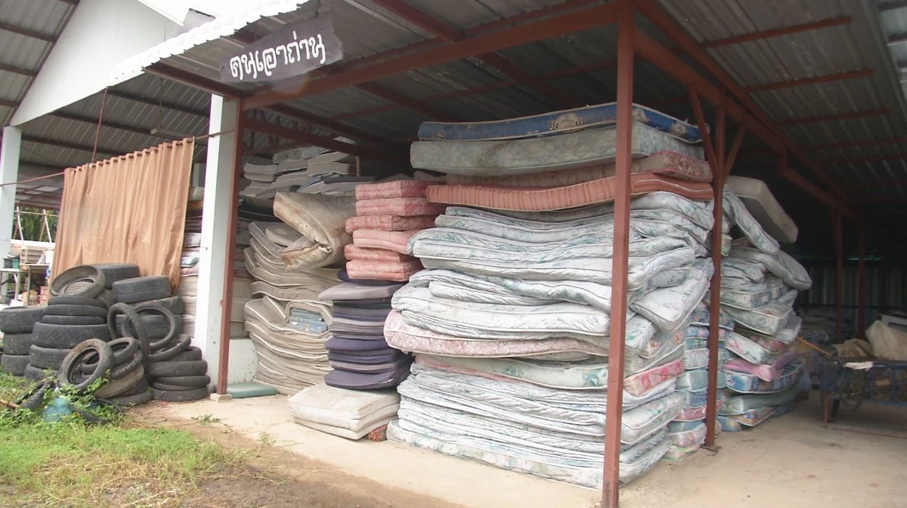 ทน.เชียงใหม่ไอเดียเก๋ดัดแปลงยางรถยนต์ทำโต๊ะ-เก้าอี้แจกโรงเรียน