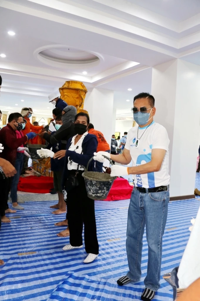 วัดท่าอิฐ ฉะเชิงเทรา ทำพิธีหล่อสมเด็จองค์ปฐมปางทรงเครื่ององค์จักรพรรดิ