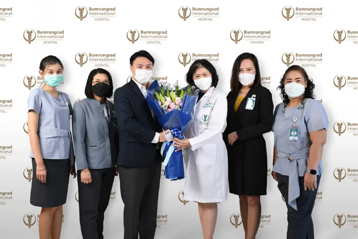 "ศ.พญ.ศิรินธรา สิงหรา ณ อยุธยา" แพทย์ผู้ชำนาญการด้านหลอดเลือดสมองและไขสันหลัง ศูนย์รังสีร่วมรักษาระบบประสาท โรงพยาบาลบำรุงราษฎร์