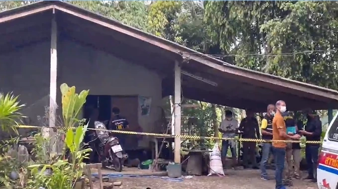 พบศพผัวเมียถูกยิงเสียชีวิตปริศนาคาที่นอนในสวนยาง ตร.สั่งเร่งล่ามือปืน