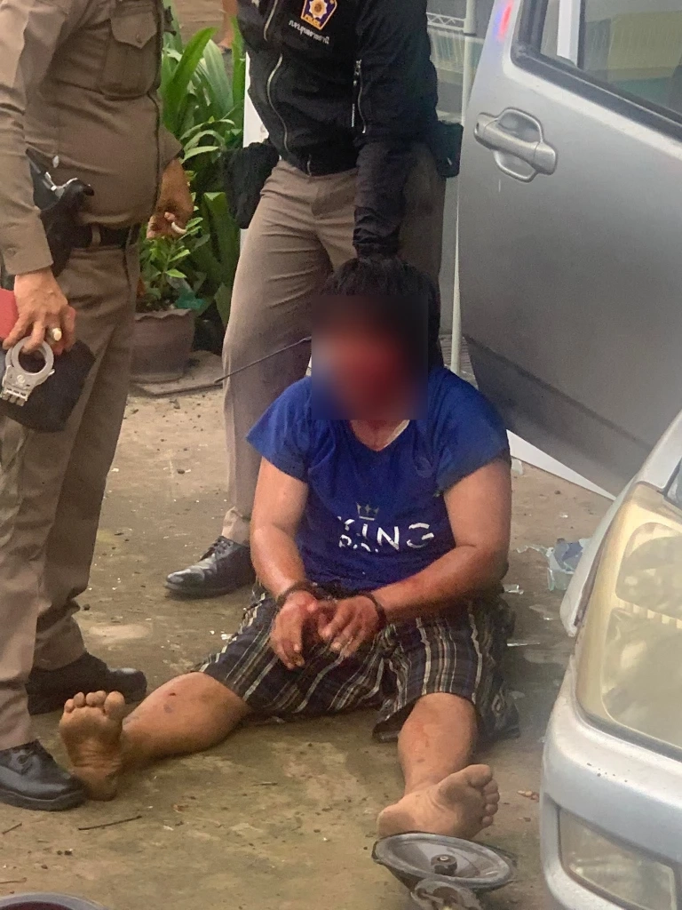 หนุ่มอุบลฯขับกระบะแหกด่านยาเสพติด 10 กม.ชนชาวบ้านเจ็บ 4