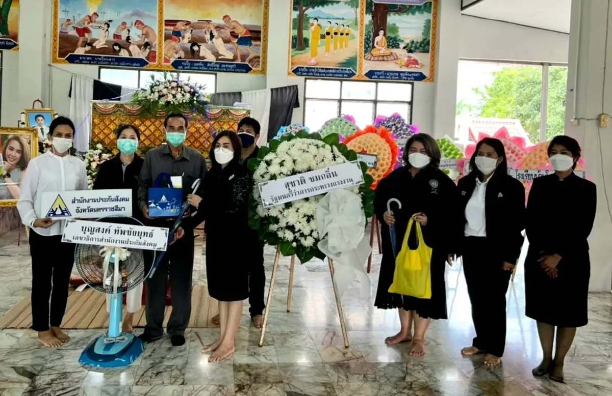 รมว.เฮ้ง ส่ง รองปลัดฯแรงงาน มอบเงินทดแทนแก่ทายาทแคชเชียร์ "ผับเมาท์เท่น บี"