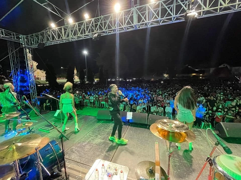 “บอล เชิญยิ้ม - โชค รถแห่” ขึ้นเวทีร้องเพลงครั้งแรกหลังเคลียร์ใจ จบดราม่า