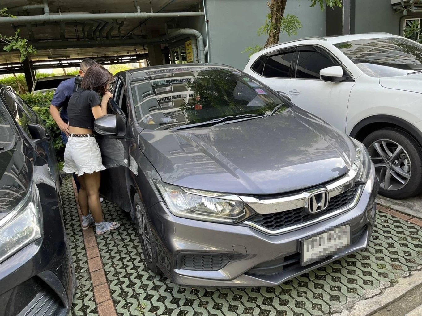 2 จีนนักค้าเฮโรอีนซุกพัสดุตปท. เร่งตรวจทรัพย์อายัดกว่า  10 ล้าน