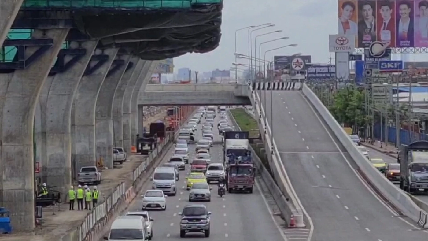 วิศวกรทางหลวง ตรวจสอบเหตุ"พระราม 2" น้ำขังผ้าใบหล่นใส่รถ ย้ำไม่ให้เกิดอีก