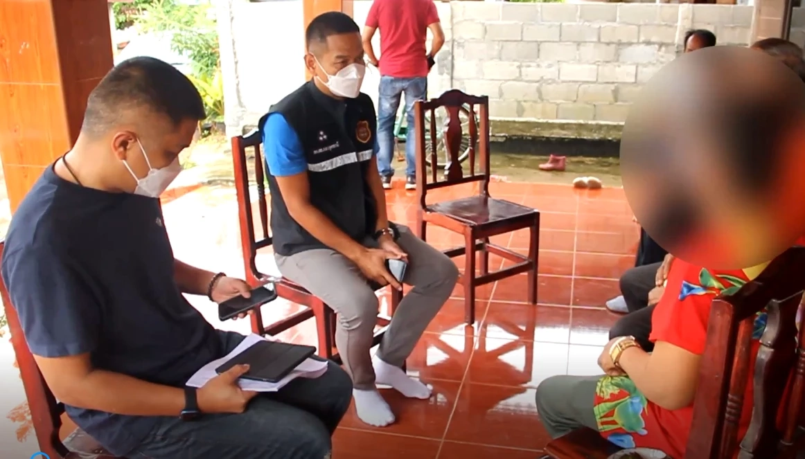 ตร.สอบปากคำผู้ปกครอง นร.หญิงที่ถูกกระเทยแสบล่วงละเมิด