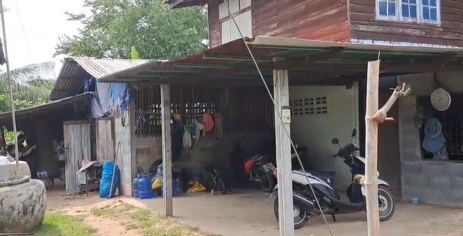 อีกแล้วศึกโรงน้ำแข็ง เปิดคลิปบุกทำร้ายหนุ่มส่งน้ำแข็งถึงบ้าน (มีคลิป)