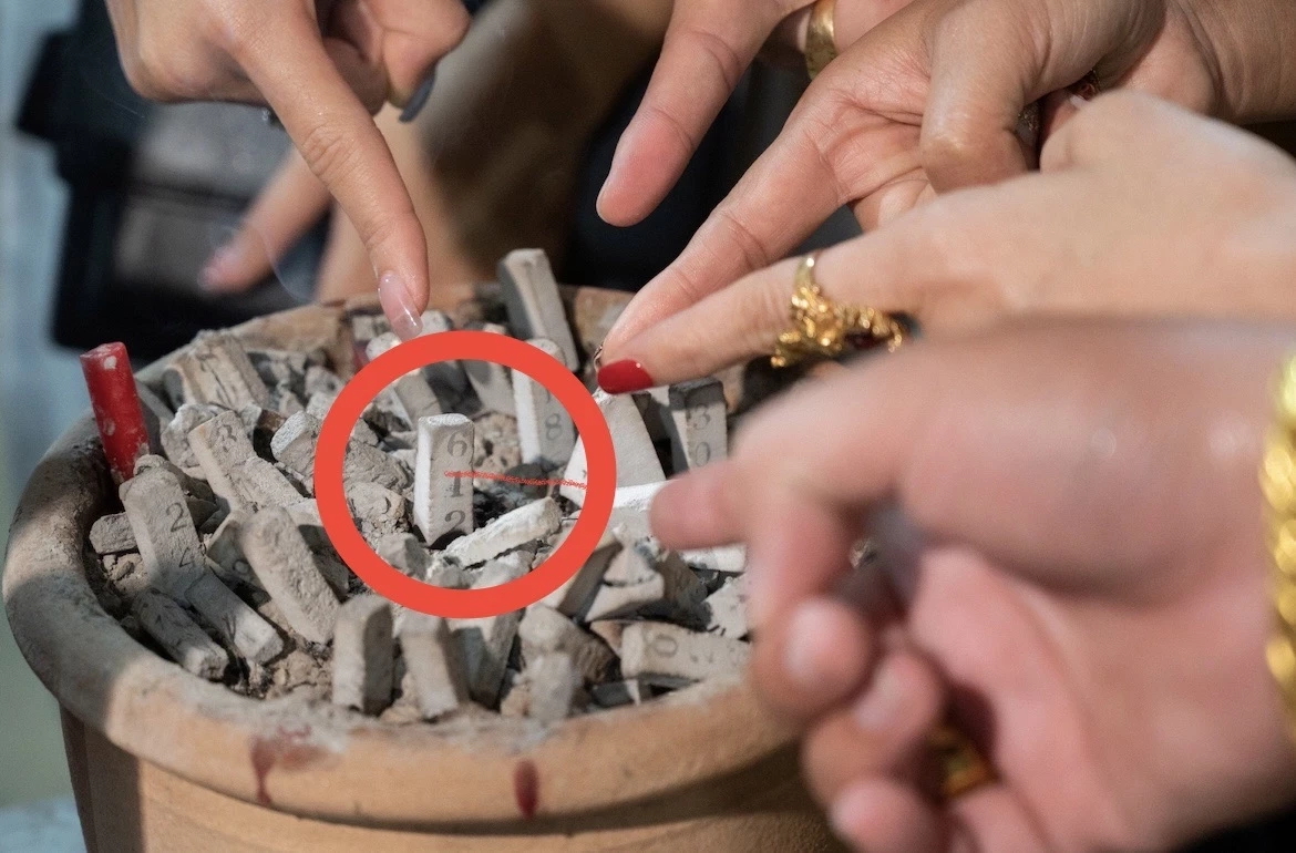 ซูมเลขเด็ด!! ลาล่า-ธัญญ่า-แคนดี้ นำทีมมูเตลู ขอพร แก้บนท้าวเวสสุวรรณ