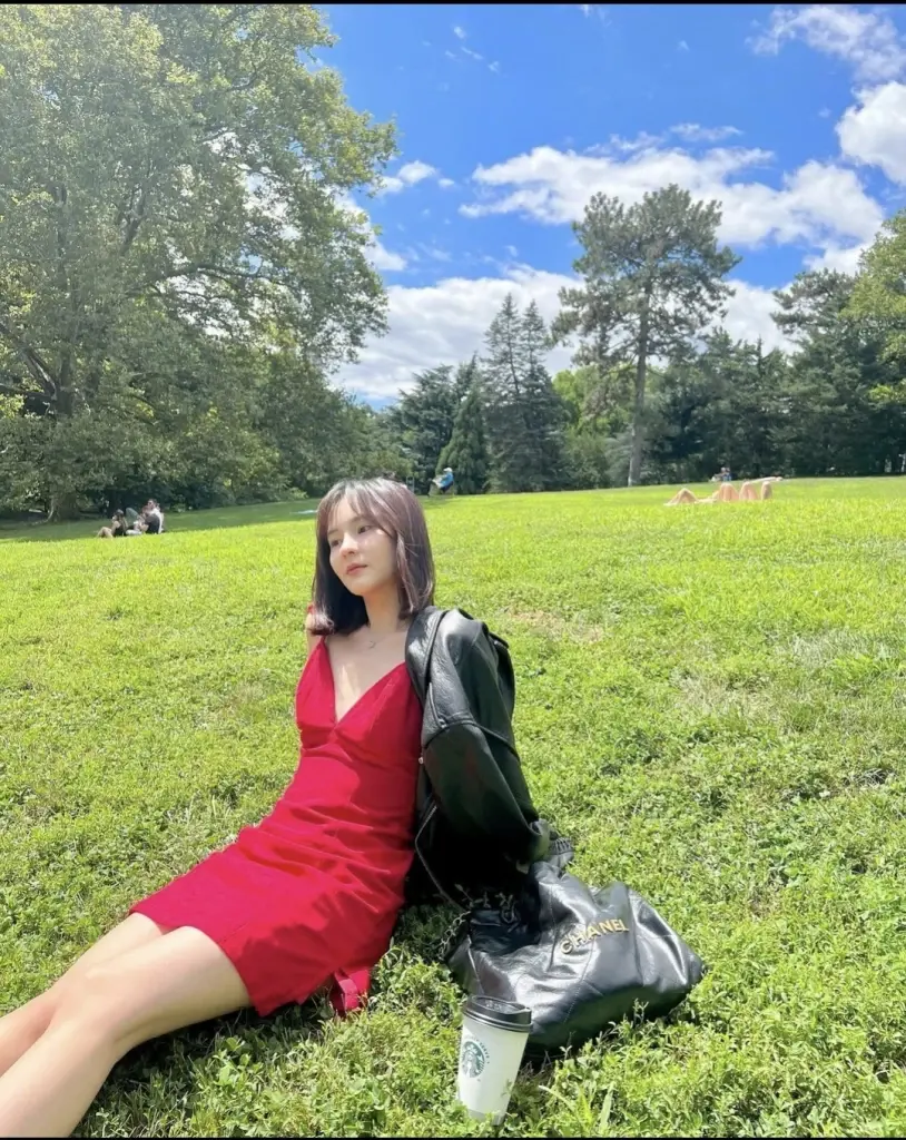 สวยสับ “ออม สุชาร์” บินลัดฟ้าสู่อเมริกา ลุยถ่ายซีรีส์ประกบ“นิชคุณ”
