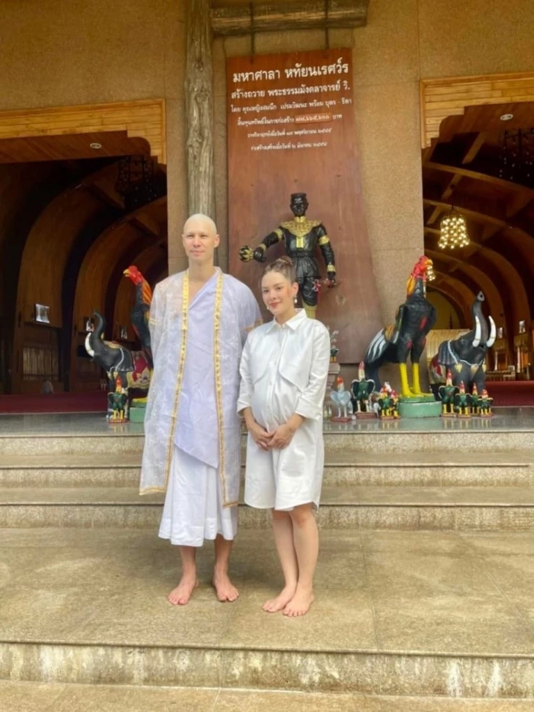 อนุโมทนาบุญ "แมทธิว ดีน" เข้าพิธีปลงผมเตรียมบวช วัดดังเชียงใหม่