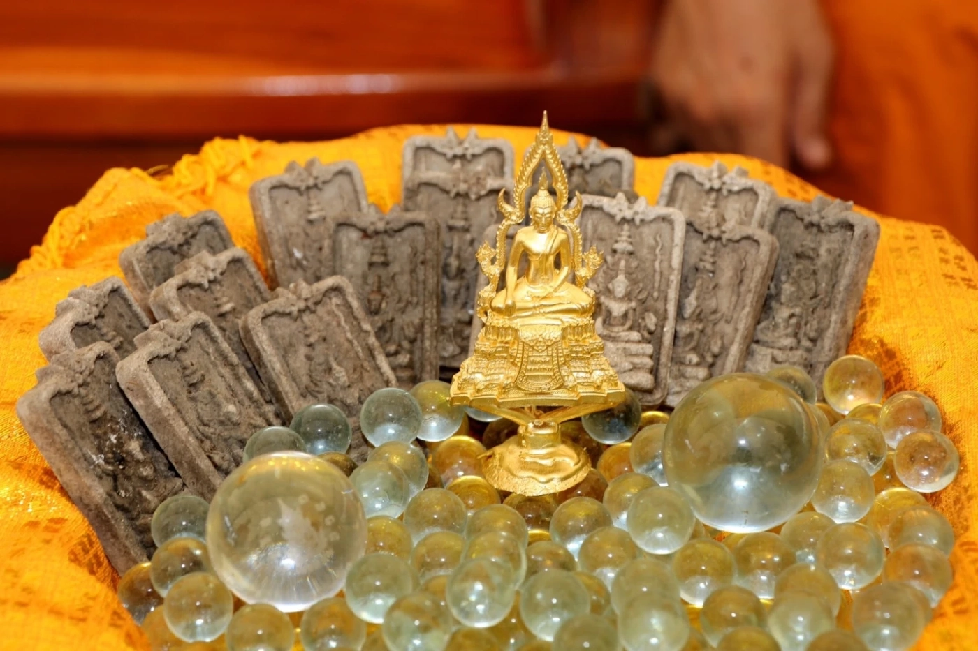 วัดท่าอิฐ ฉะเชิงเทรา ทำพิธีหล่อสมเด็จองค์ปฐมปางทรงเครื่ององค์จักรพรรดิ