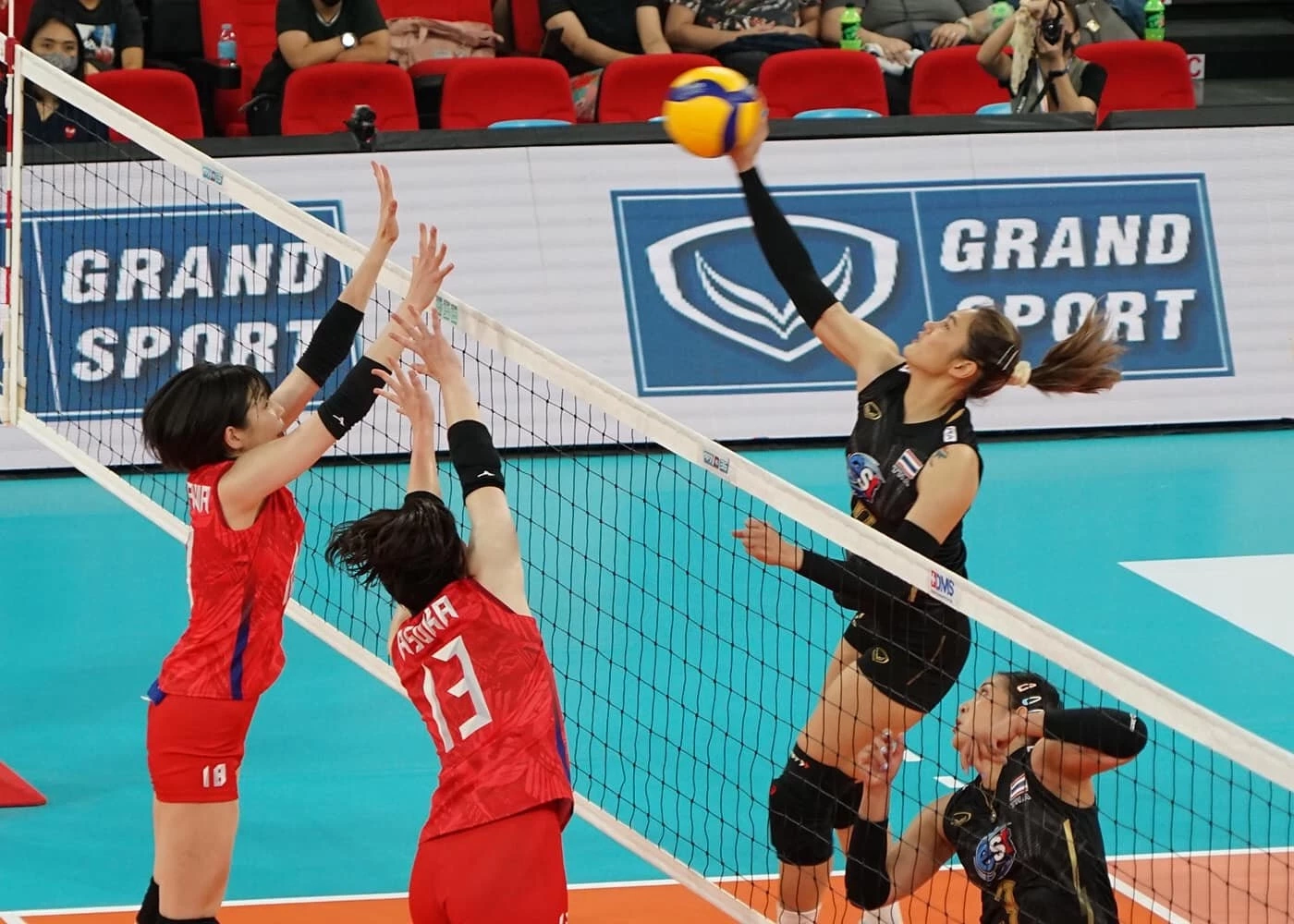 วอลเลย์บอลหญิงทีมชาติไทย