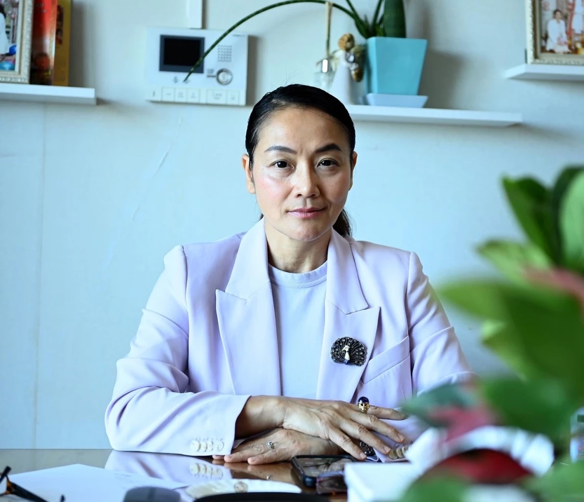 " ติ่ง มัลลิกา" ขึ้นแท่นนั่งเก้าอี้ ส.ส. บัญชีรายชื่อพรรคประชาธิปัตย์