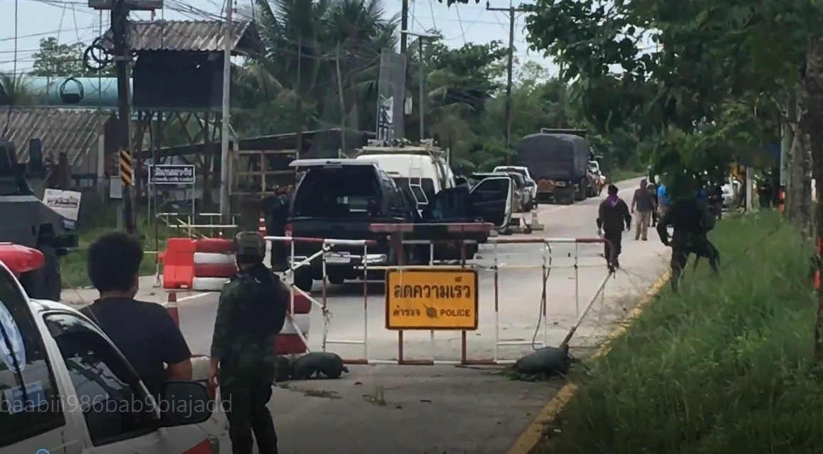คนร้ายลอบซุกระเบิดรถโชเล่ย์ ชาวบ้านตากใบเสียชีวิต 1 ศพ บาดเจ็บ 2 ราย