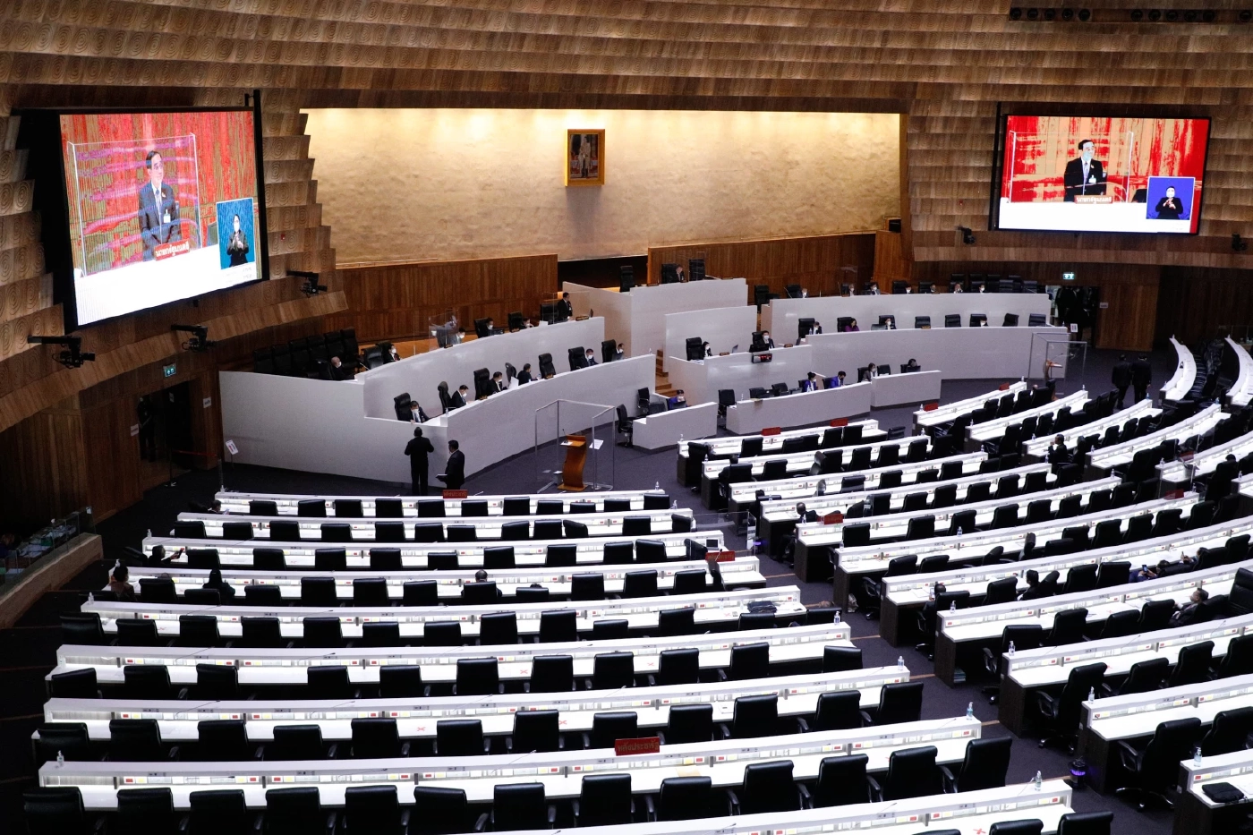 “สุวัจน์” แนะเร่งแก้ปัญหาสินค้าแพง-ตั้งเป้านำเศรษฐกิจยุคทองโคราชกลับมา