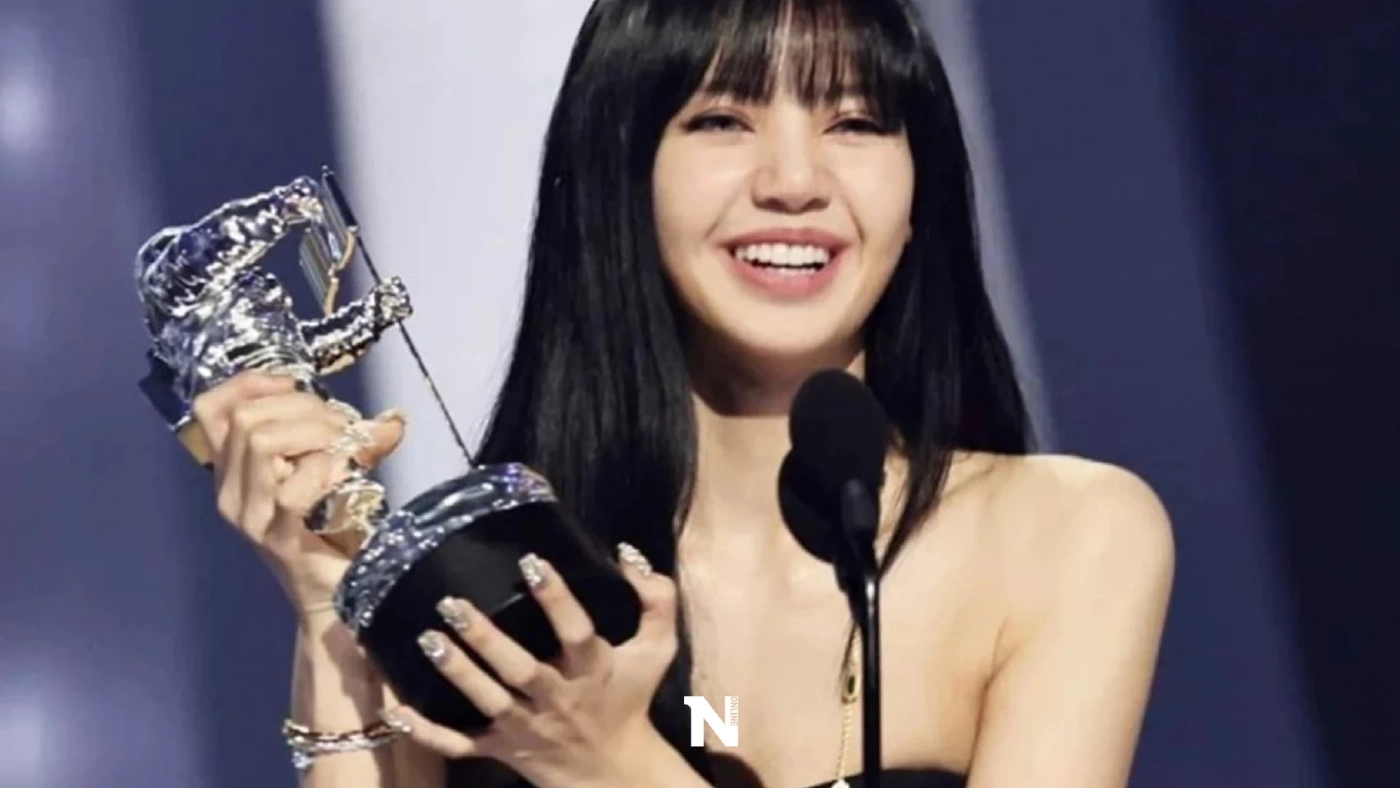 ชื่นชมความสำเร็จ "ลิซ่า BLACKPINK" พร้อมโชว์ความเป็นไทย บนเวที MTV (มีคลิป)