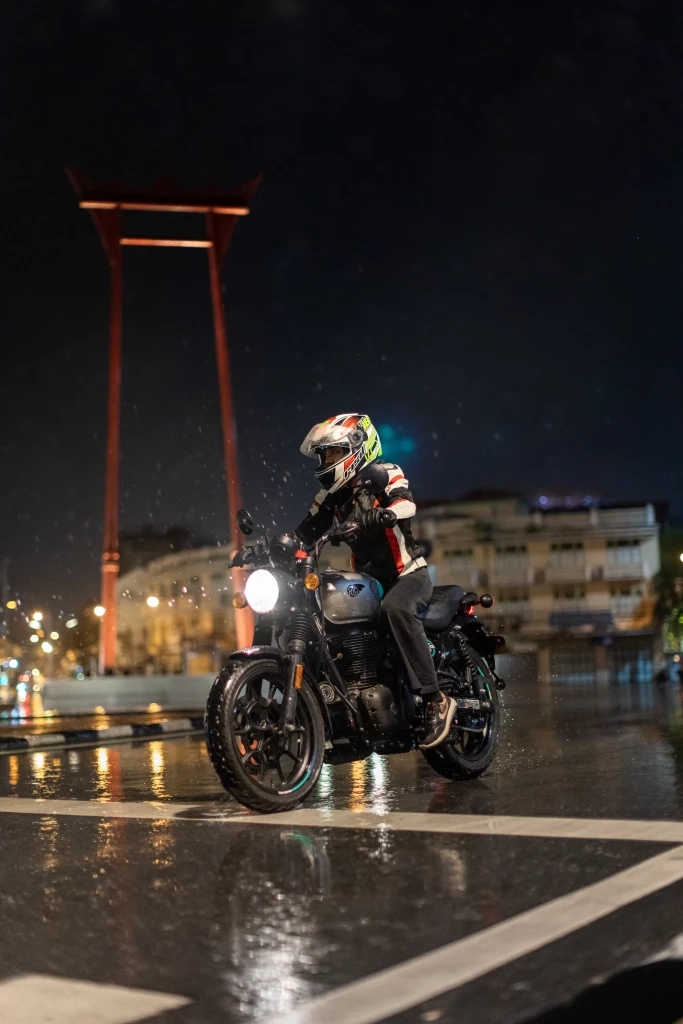 รอยัล เอ็นฟีลด์ เปิดตัว HUNTER 350 เวิลด์พรีเมียร์ในไทย