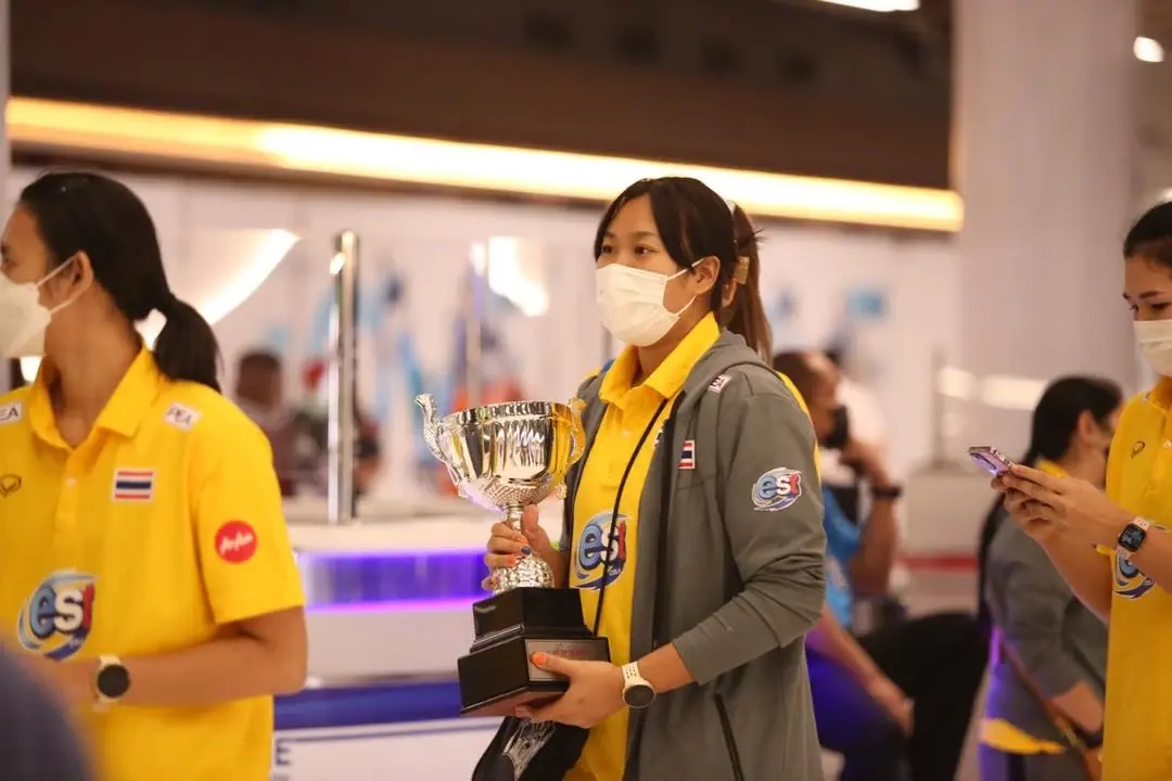 วอลเลย์บอลสาวไทยกลับถึงบ้านเกิด เตรียมลุยต่อ "อาเซียน กรังด์ปรีซ์"