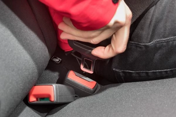 เปิดเงื่อนไข คาด"เข็มขัดนิรภัย"นั่งเบาะหลัง อะไรทำได้-ไม่ได้บ้าง?