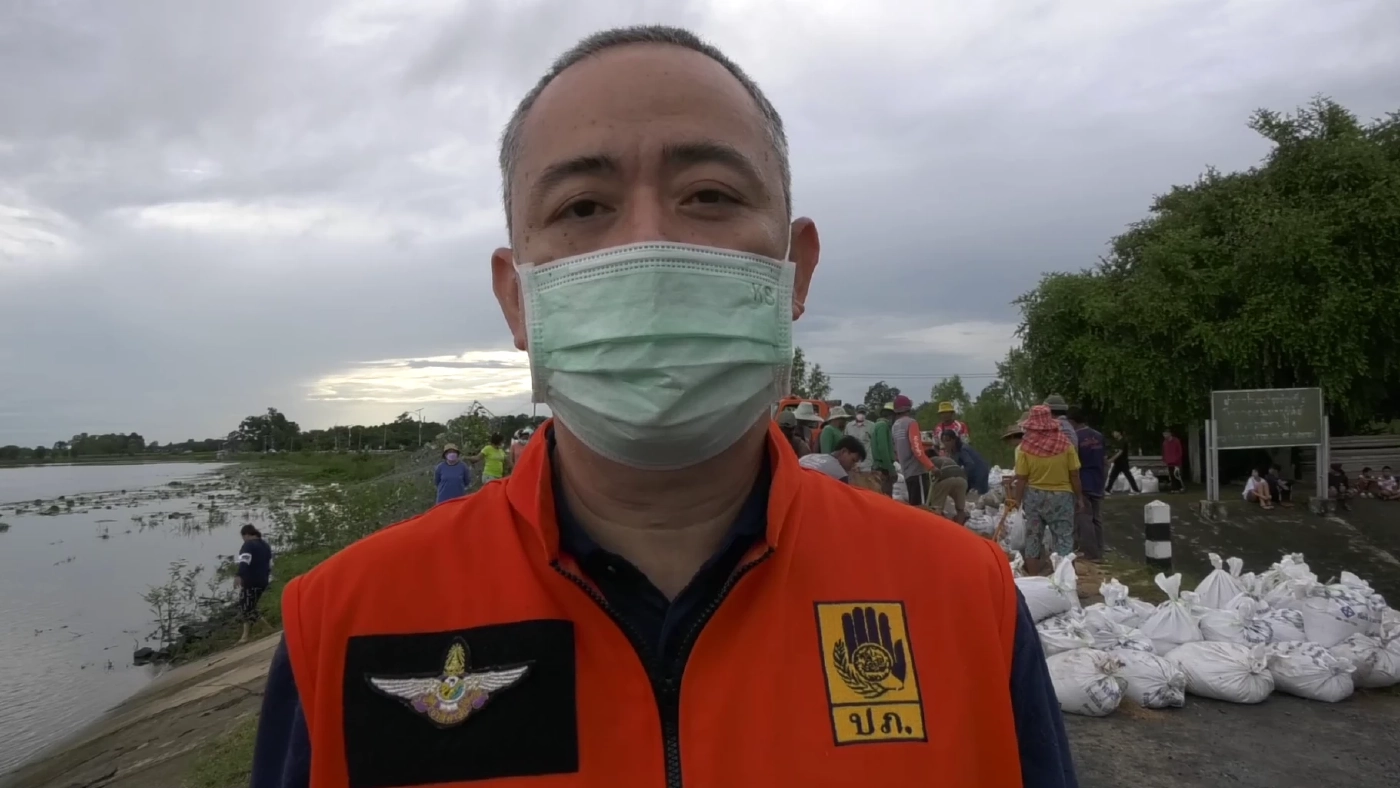 บุรีรัมย์ชาวบ้านผวาเขื่อนแตกหลังน้ำทะลักถนนขาด