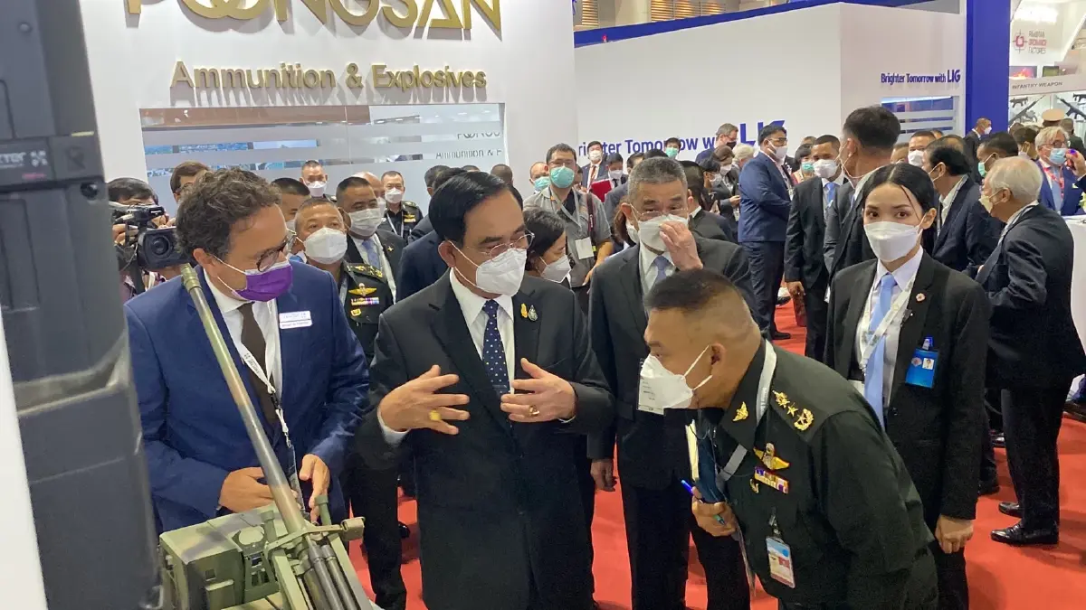 "บิ๊กตู่"เปิดงานแสดงยุทโธปกรณ์-ย้ำสื่อกำลังใจดีอยู่แล้ว