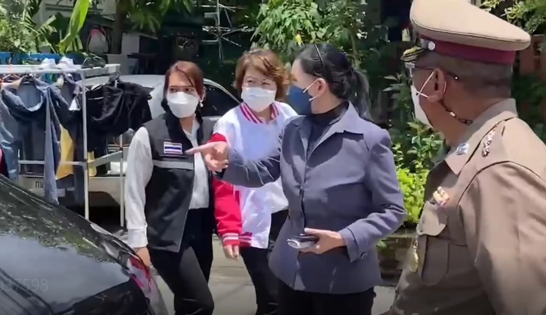 ชาวบ้านสุดทน ร้องช่วยยายวัย 78 ถูกหลานชาย –หลานสะใภ้  ดุด่าทุบตีทุกวัน