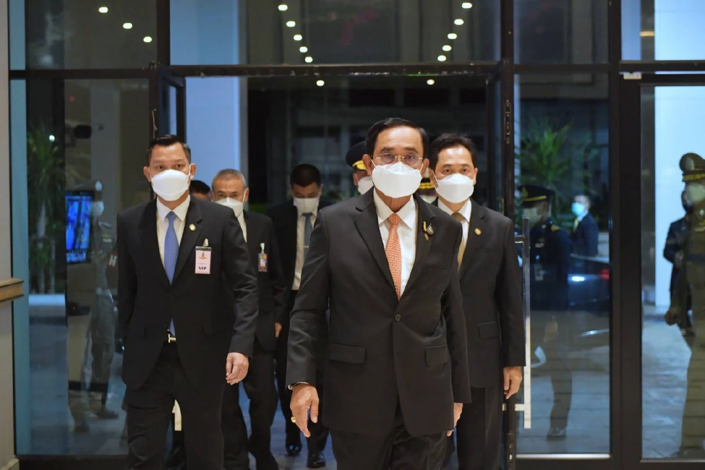 ย้อนคดี"ลุงตู่"ในอุ้งมือศาลรัฐธรรมนูญสู่ชี้ปม "8ปีนายก" รอดทุกสังเวียน