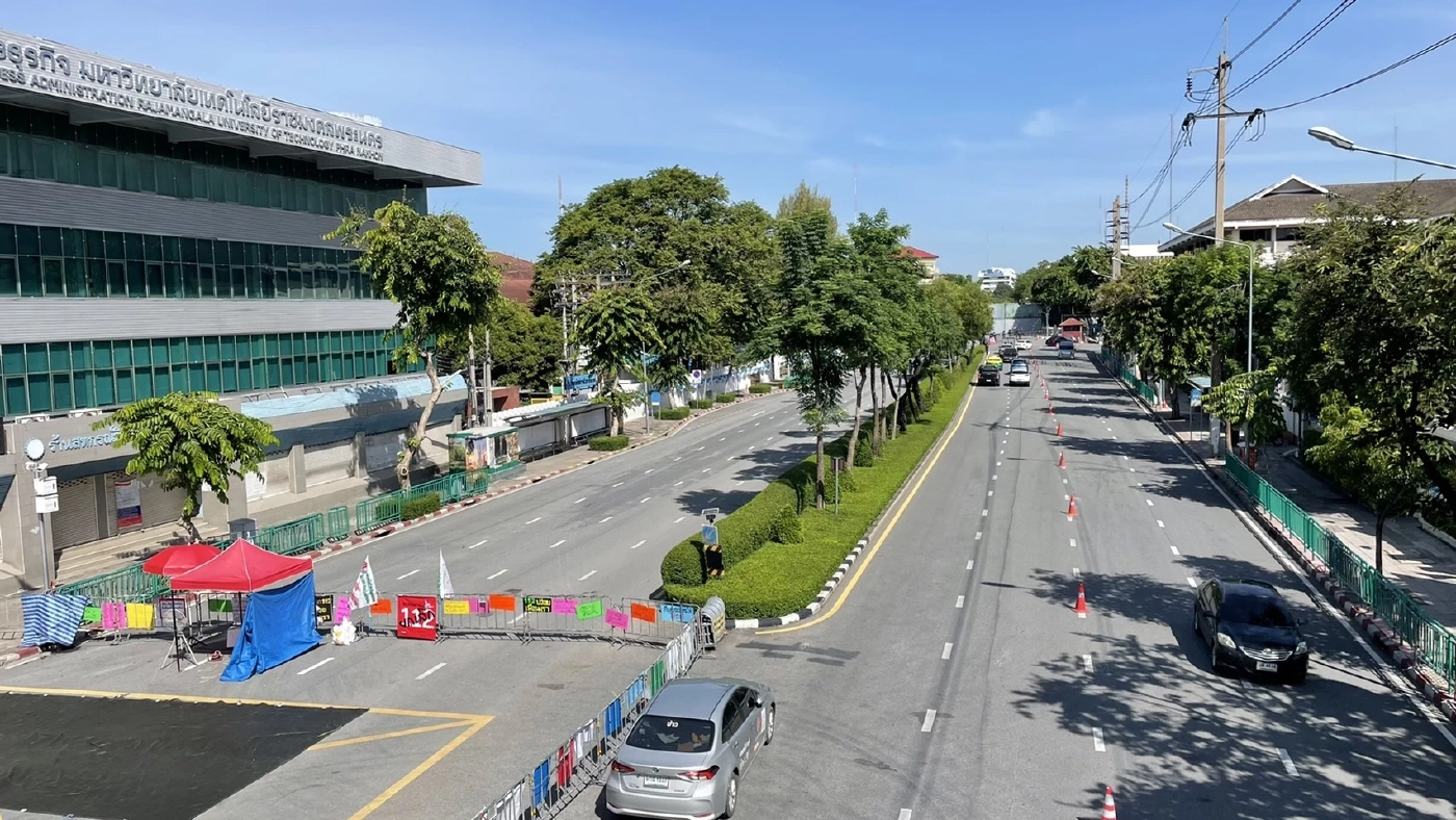 บรรยากาศการชุมนุมบริเวณทำเนียบรัฐบาล