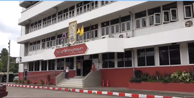 ตร.บุกค้นคอกวัวชน คลี่ปมจับเด็กเลี้ยงวัวขังล่ามโซ่ เจอคนลงมือก่อเหตุ