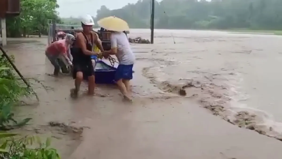 อ่วมหนัก! "บ้านสาแพะ" แจ้ห่ม ลำปาง น้ำท่วมหนักรอบ 100 ปี (มีคลิป)
