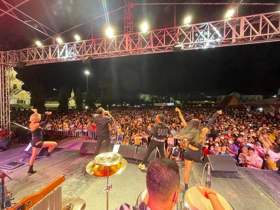 “บอล เชิญยิ้ม - โชค รถแห่” ขึ้นเวทีร้องเพลงครั้งแรกหลังเคลียร์ใจ จบดราม่า