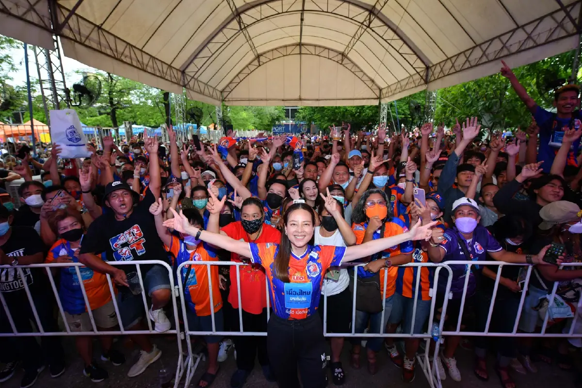ถึงเวลาสิงห์คำราม! การท่าเรือ เอฟซี เปิดตัวทีม-ชุดแข่งใหม่ , มาดามแป้ง ลดค่าตั๋ว 50% เลกแรก