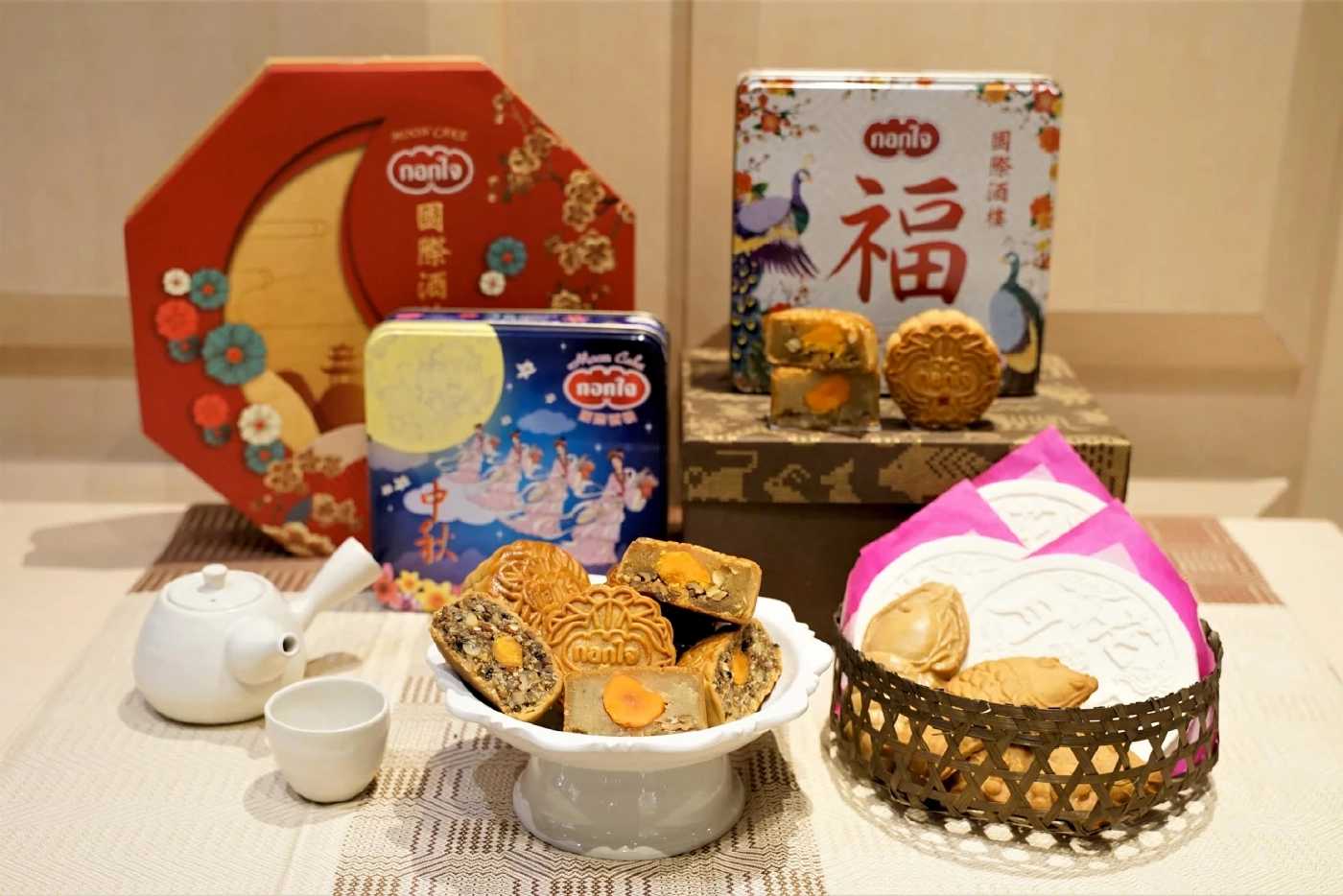 ไอคอนสยาม สืบสาน “เทศกาลไหว้พระจันทร์” ประจำปี 2565  รวบรวมสุดยอดขนมไหว้พระจันทร์อันเลื่องชื่อ อร่อยระดับตำนาน สูตรโบราณกว่า 100 ปี