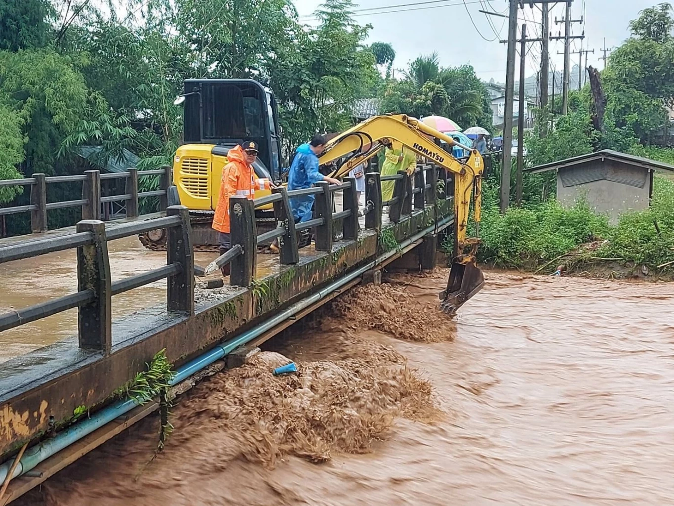 อิทธิพล "พายุมู่หลาน" ท่วมอ่วม 11 จังหวัด ปภ.เร่งประสานช่วยเหลือผู้ประสบภัย