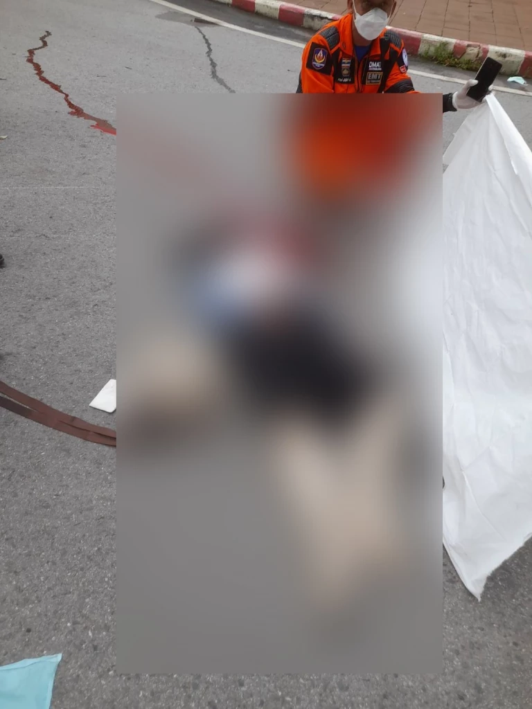 รถบัสคณะพยาบาลศาสตร์ ม.ดัง ชน นศ.ดับ1เจ็บ1