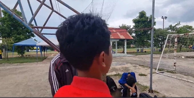 เพื่อนนักเรียนชายชั้น ม.1 ในที่เกิดเหตุ