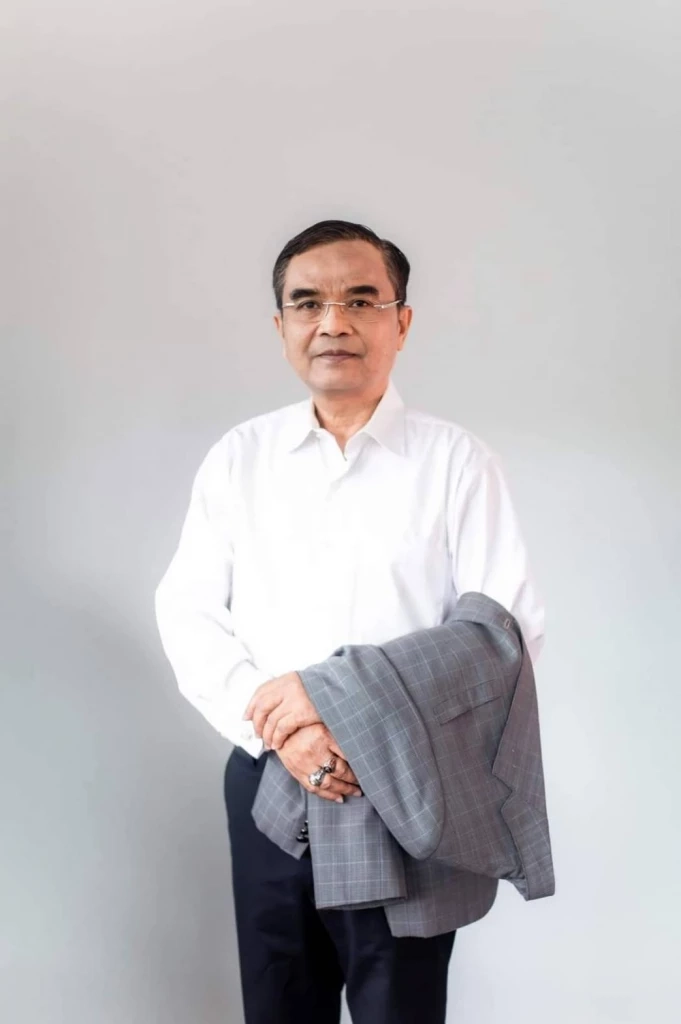 นายนิพิฏฐ์ อินทรสมบัติ อดีต ส.ส.พัทลุง พรรคประชาธิปัตย์ สมาชิกพรรคสร้างอนาคตไทย