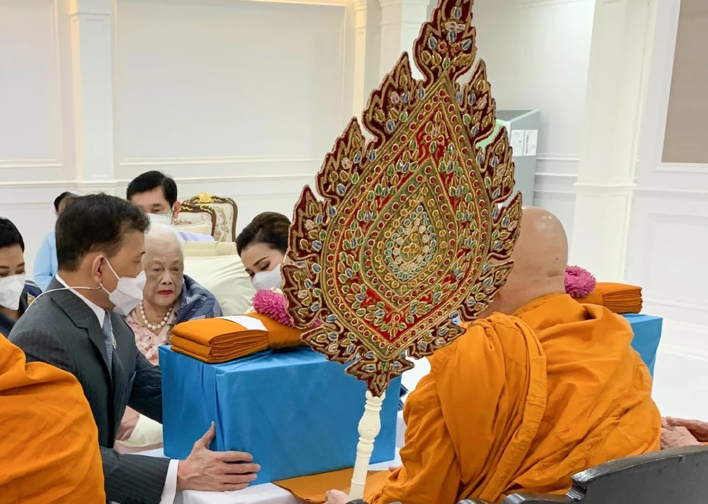 ปีติ สมเด็จพระบรมราชชนนีพันปีหลวง ทรงบำเพ็ญพระราชกุศล วันเฉลิมพระชนมพรรษา