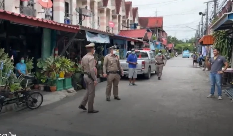 ตำรวจเร่งล่าวัยรุ่นยกพวกตีกันปาระเบิดดังสนั่นย่านสมุทรปราการ (มีคลิป)