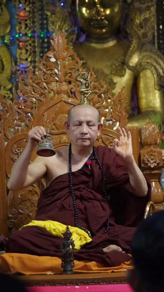 อัปเดตอาการ “ครูบาบุญชุ่ม” เพจดังเผยดีขึ้นหลังมารักษาที่กรุงเทพฯ