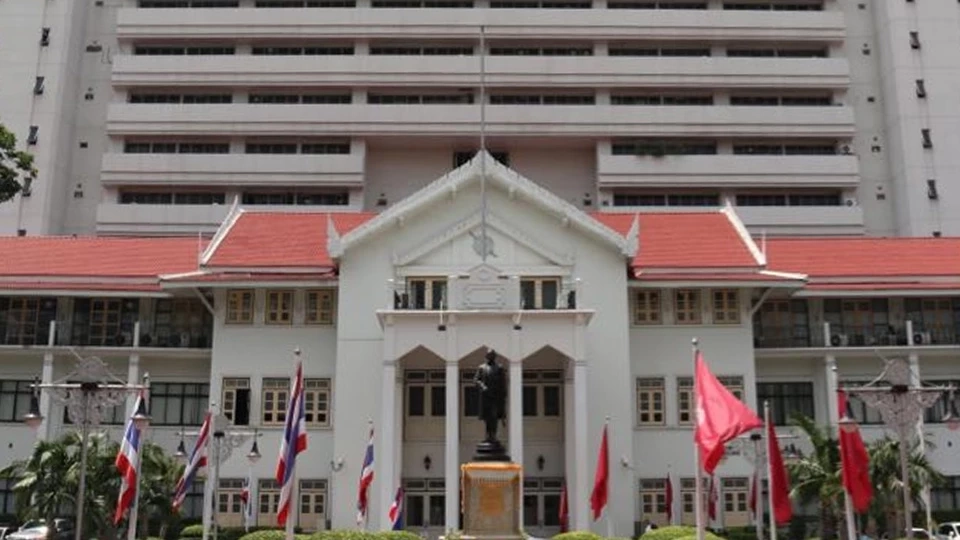 จับตา! "บิ๊กป้อม"นั่งหัวโต๊ะ ก.ต.ช. เคาะเก้าอี้"ผบ.ตร." คาด บิ๊กเด่น ผงาด