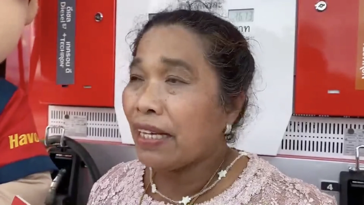 แถวยาวเหยียด!! ปั๊มน้ำมันระยอง ฉลองสาขาใหม่ ลดราคาลิตรละ 1 บาท เติม 200 ฟรี 200