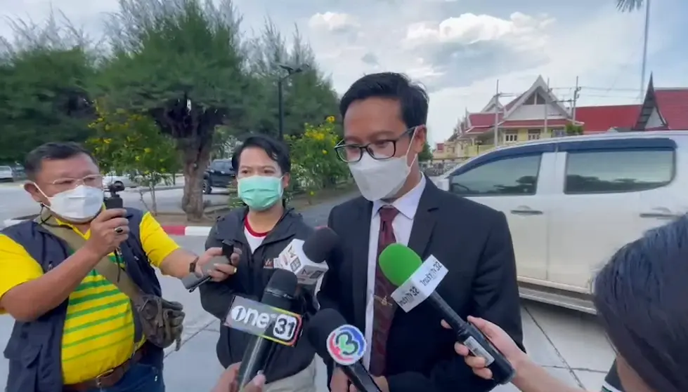 ทนายพิพัฒน์ ทนายความของ นส.เอ ผู้เสียหาย